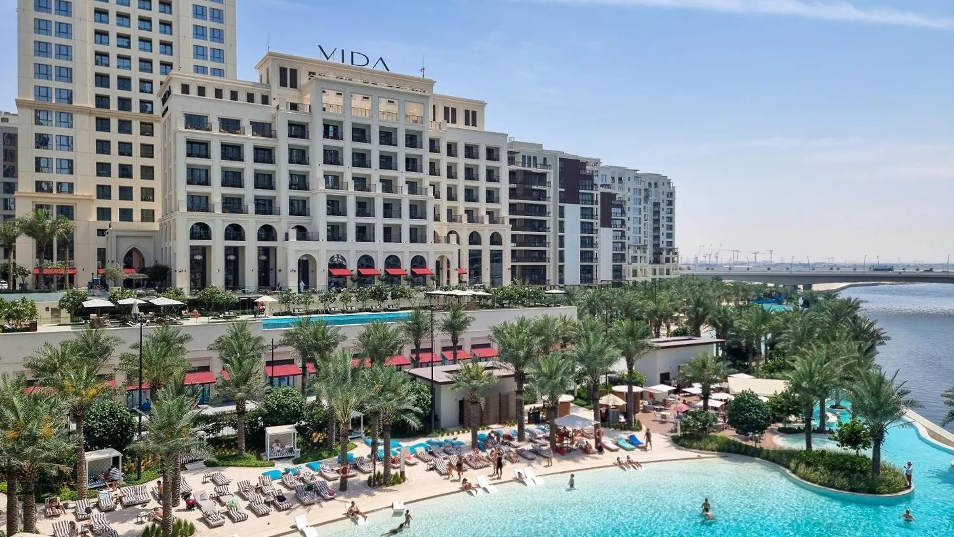 Lejlighed Pink Panther Soft Glam 1Br In Surf 2-Creek Beach Dubai